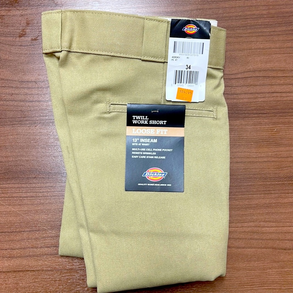 New with tags size 34 Dickies loose fit work shorts with 13” inseam